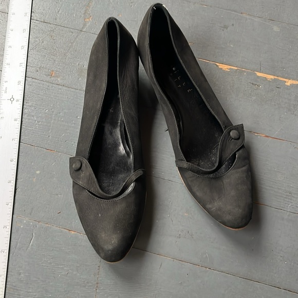 Designer Italian kitten heel suede dress shoes - Picture 3 of 6